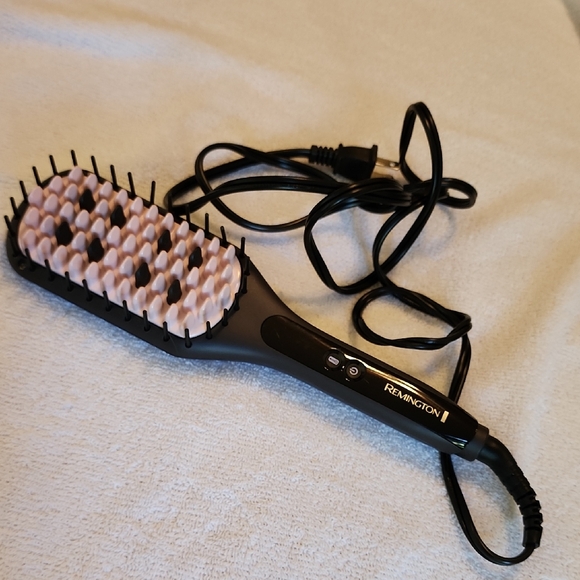 Remington Other - Remington Black and Pink Hair Straightening Brush